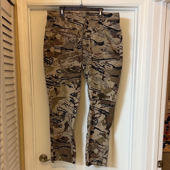 Under Armour Men's Camo Cargo Pants - Brown and Tan - Picture 1 of 3